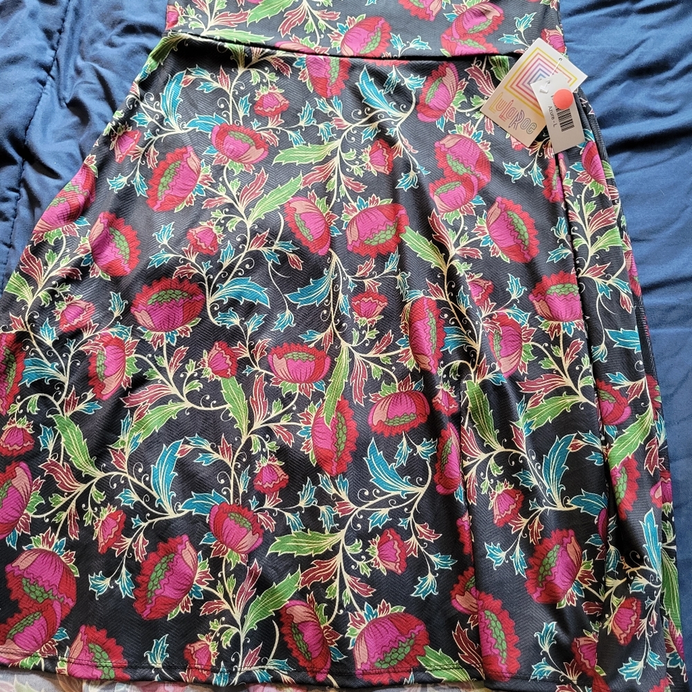 LULAROE NWT Skirt Azure Size Large. Beautiful Floral Print. Sadly, Too Big for